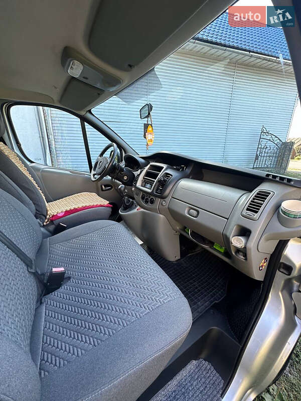 Мінівен Opel Vivaro 2013 в Ланчині