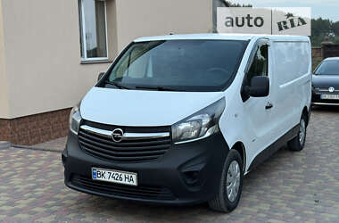 Вантажний фургон Opel Vivaro 2015 в Рівному