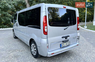 Мінівен Opel Vivaro 2013 в Чернівцях