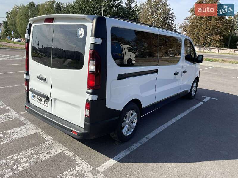 Мінівен Opel Vivaro 2016 в Рівному