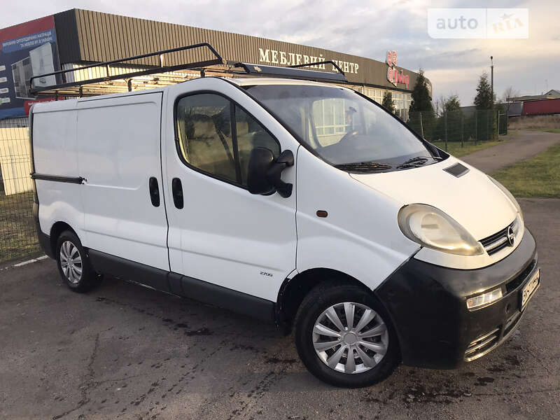 Грузовой фургон Opel Vivaro 2003 в Костополе