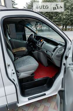 Минивэн Opel Vivaro 2005 в Баре