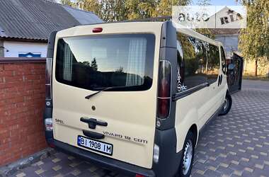 Мінівен Opel Vivaro 2004 в Кобеляках