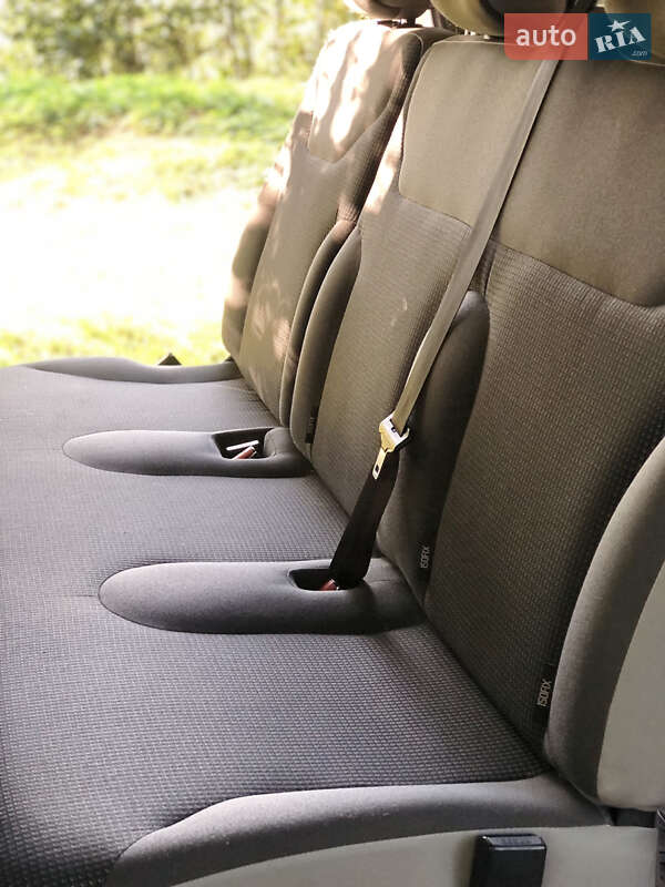 Минивэн Opel Vivaro 2012 в Ивано-Франковске