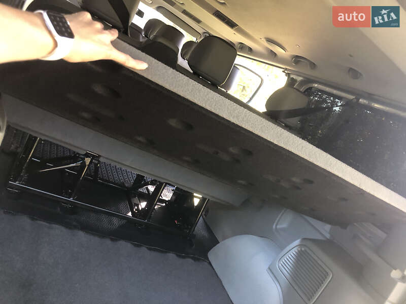Минивэн Opel Vivaro 2012 в Ивано-Франковске