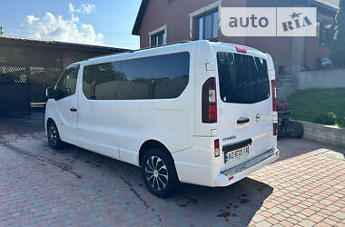 Мінівен Opel Vivaro 2015 в Калинах