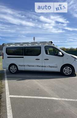 Минивэн Opel Vivaro 2015 в 