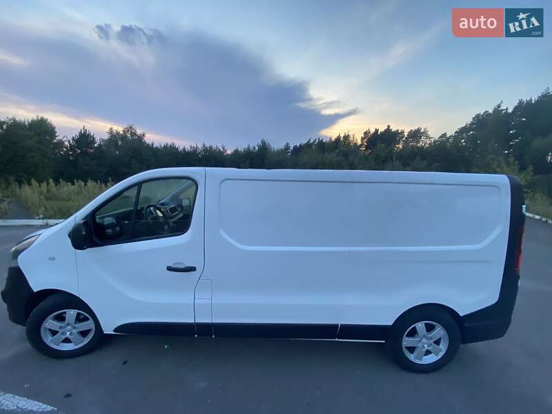 Грузовой фургон Opel Vivaro 2015 в 