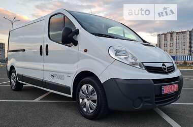 Вантажний фургон Opel Vivaro 2014 в Рівному