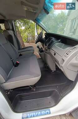 Минивэн Opel Vivaro 2012 в 