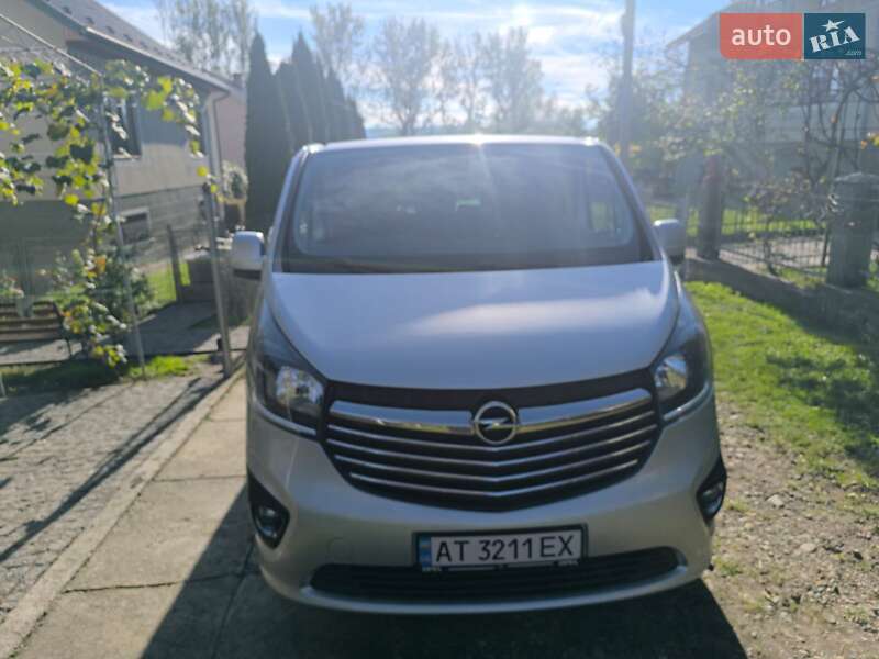 Мінівен Opel Vivaro 2017 в Дрогобичі