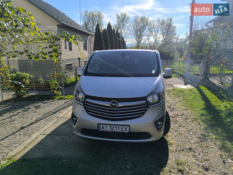 Мінівен Opel Vivaro 2017 в Дрогобичі