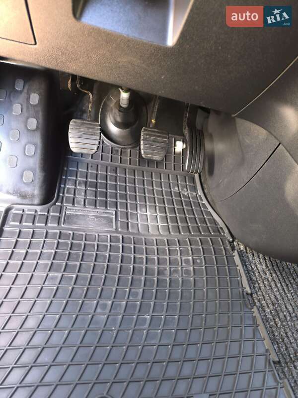 Мінівен Opel Vivaro 2017 в Дрогобичі