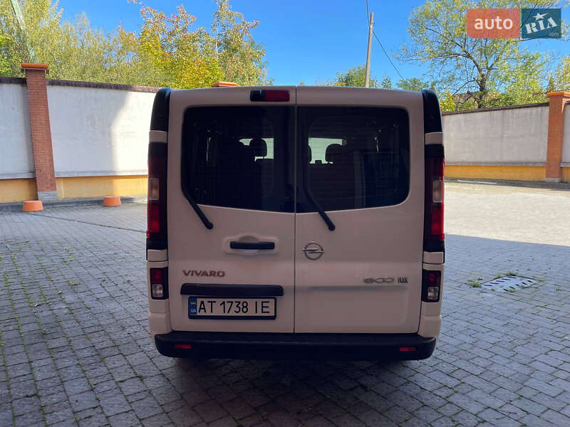 Мінівен Opel Vivaro 2016 в Коломиї
