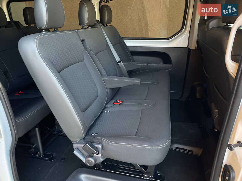 Мінівен Opel Vivaro 2016 в Коломиї