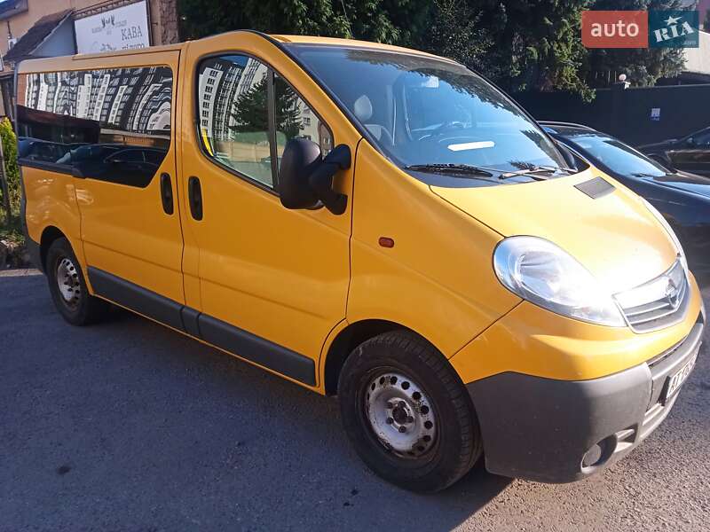 Минивэн Opel Vivaro 2009 в Ивано-Франковске