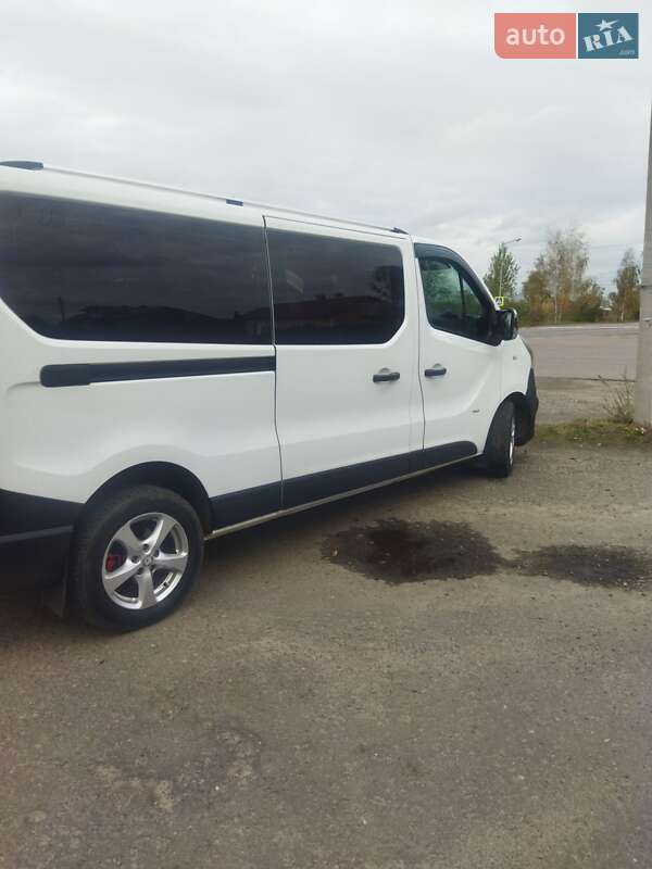 Opel Vivaro 2015