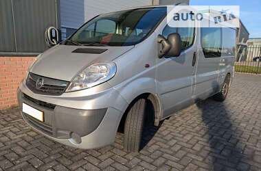 Грузопассажирский фургон Opel Vivaro 2014 в Ровно