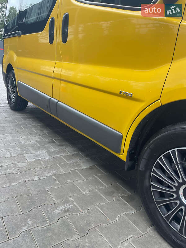 Мінівен Opel Vivaro 2004 в Полонному