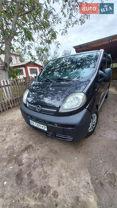 Opel Vivaro 2003