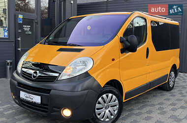 Мінівен Opel Vivaro 2014 в Чернівцях