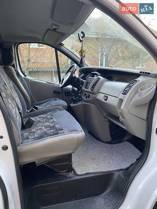 Минивэн Opel Vivaro 2006 в Черновцах