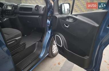 Минивэн Opel Vivaro 2016 в 