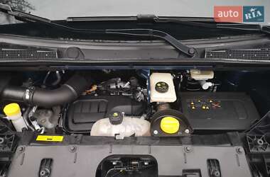 Минивэн Opel Vivaro 2016 в 