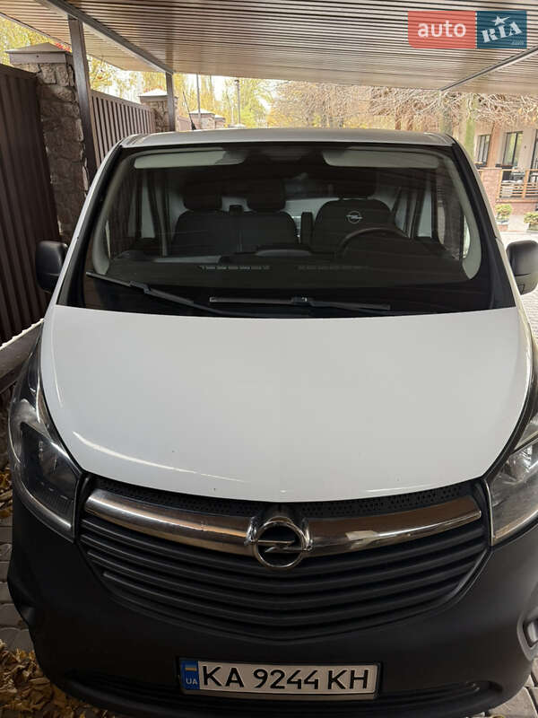 Вантажний фургон Opel Vivaro 2016 в Василькові