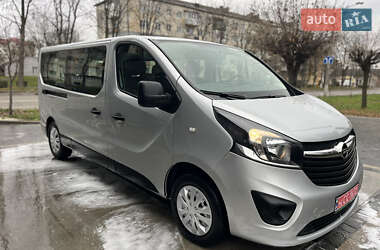 Мінівен Opel Vivaro 2017 в Калуші