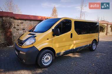 Мінівен Opel Vivaro 2004 в Чернівцях