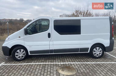 Вантажопасажирський фургон Opel Vivaro 2012 в Дубні