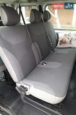 Минивэн Opel Vivaro 2011 в 