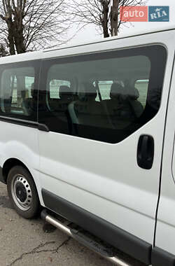 Мінівен Opel Vivaro 2011 в 