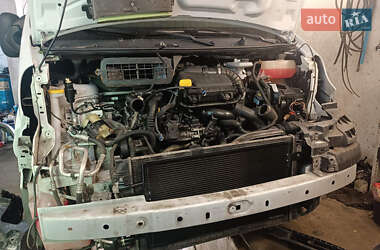 Мінівен Opel Vivaro 2011 в 
