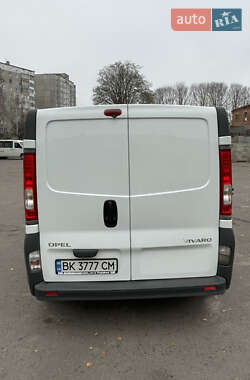 Вантажний фургон Opel Vivaro 2012 в Рівному