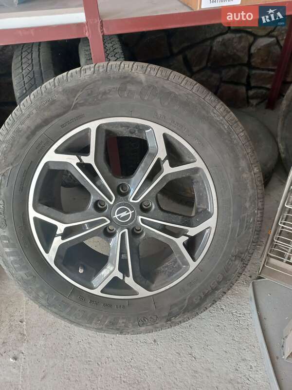 Мінівен Opel Vivaro 2016 в Благовіщенську