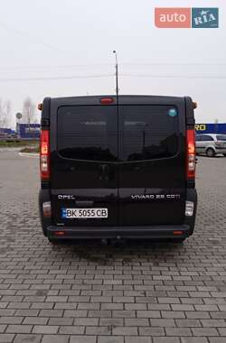 Мінівен Opel Vivaro 2013 в Рівному