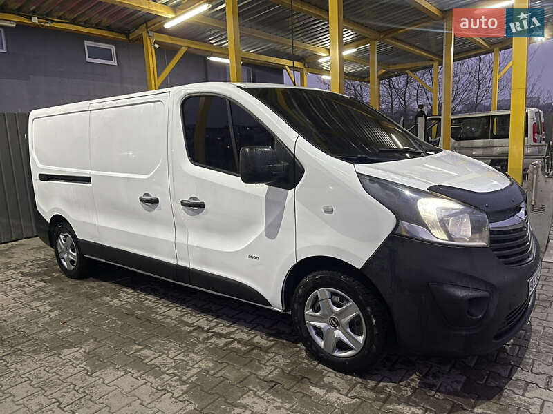 Opel Vivaro 2016