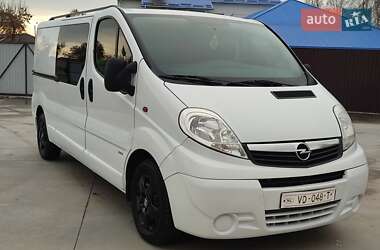 Вантажопасажирський фургон Opel Vivaro 2014 в Млиніві