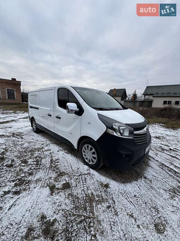 Вантажний фургон Opel Vivaro 2015 в Камені-Каширському