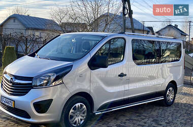 Мінівен Opel Vivaro 2017 в Чернівцях