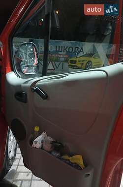 Мінівен Opel Vivaro 2004 в Хмельницькому