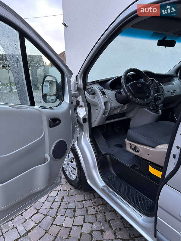Минивэн Opel Vivaro 2011 в Мукачево