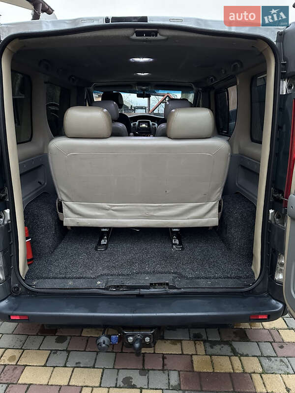 Минивэн Opel Vivaro 2011 в Мукачево