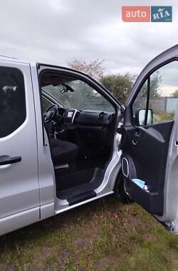Минивэн Opel Vivaro 2015 в 
