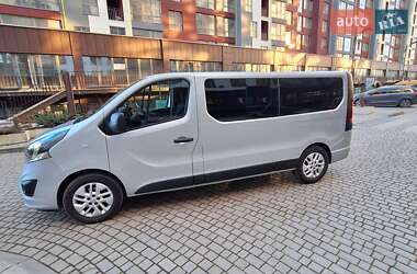 Мінівен Opel Vivaro 2015 в Івано-Франківську