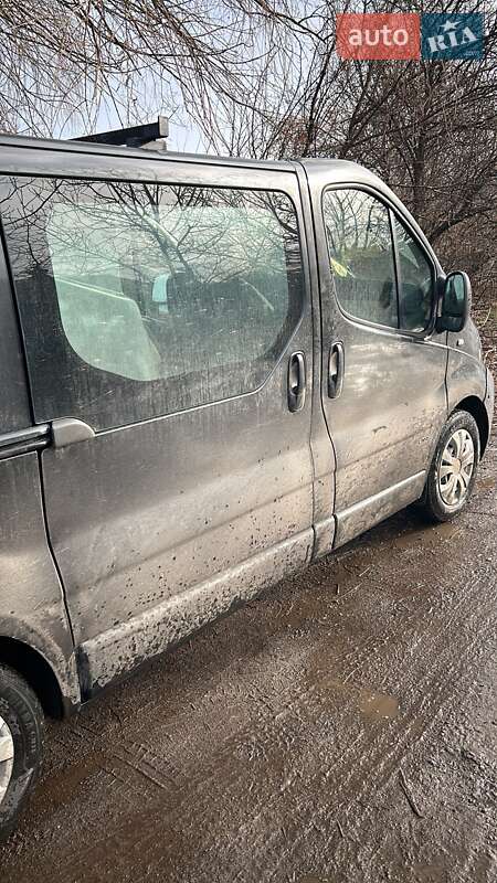Мінівен Opel Vivaro 2003 в Слов'янську