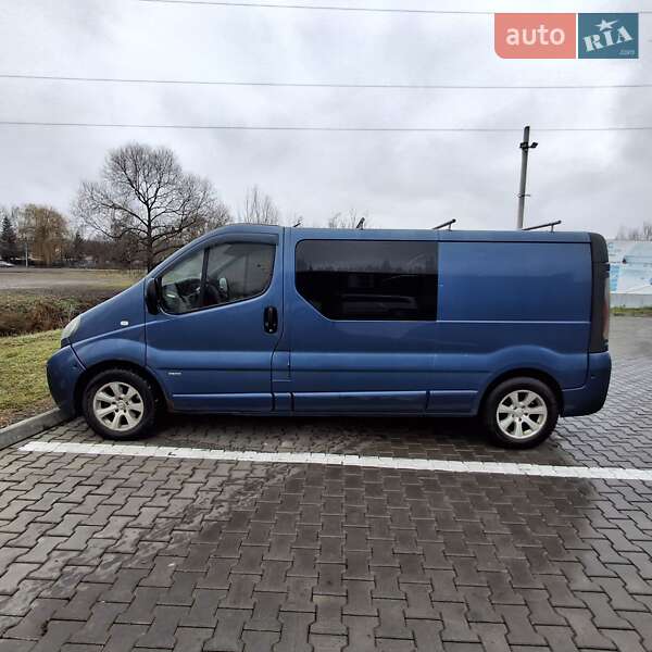 Мінівен Opel Vivaro 2006 в Чернівцях