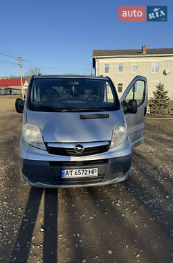 Мінівен Opel Vivaro 2012 в Чернівцях